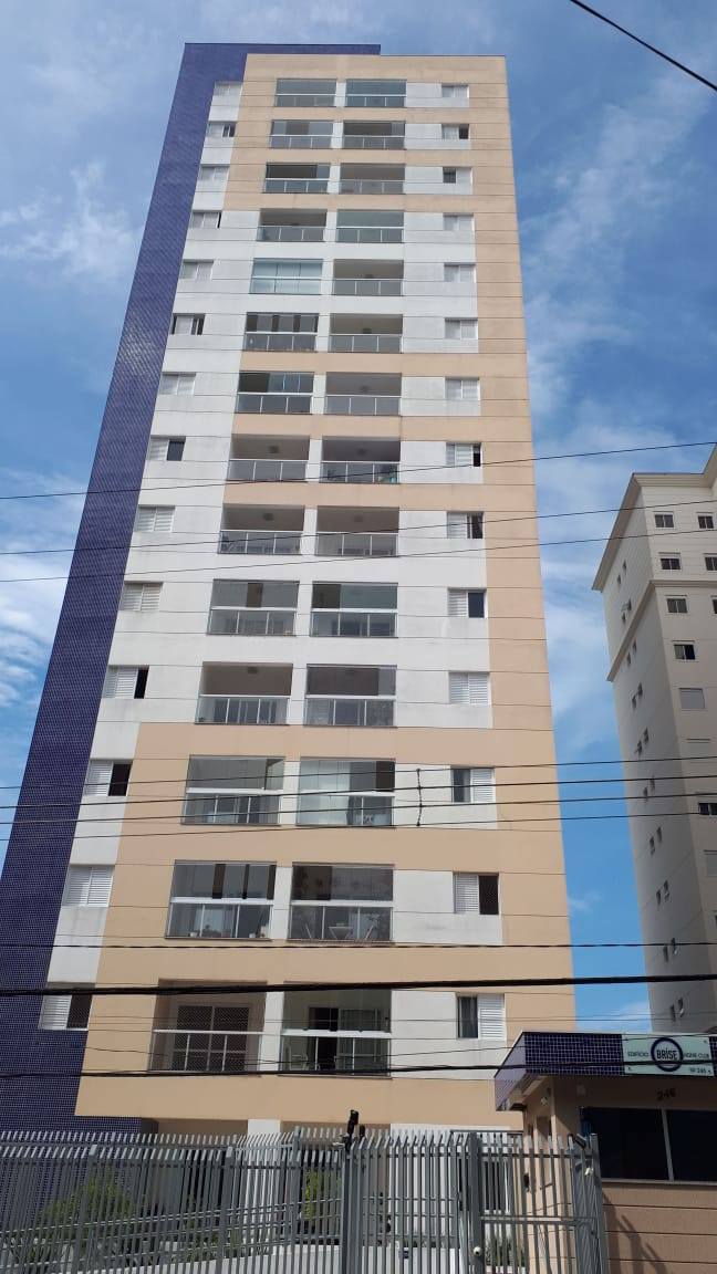 Fachada pintada e restaurada - Edifício Brise